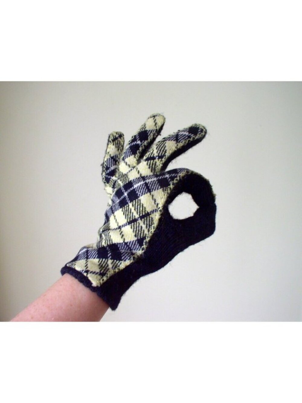 Vintage 1950's Wool Gloves / 50's Pale Yellow & Black Preppy Plaid Knit Winter G